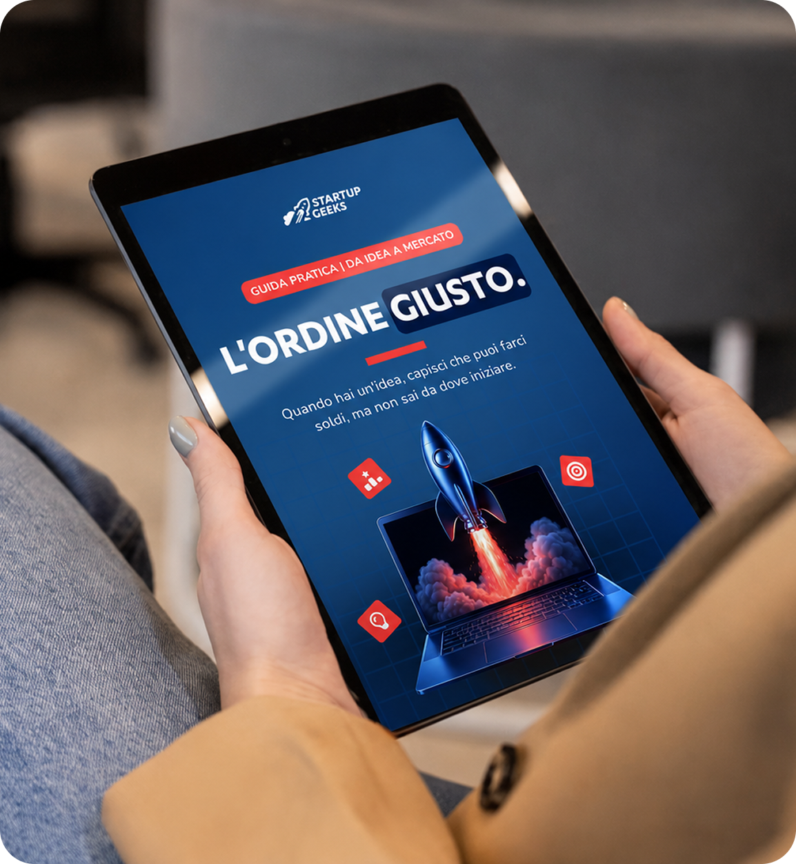 Persona che legge la guida su tablet
